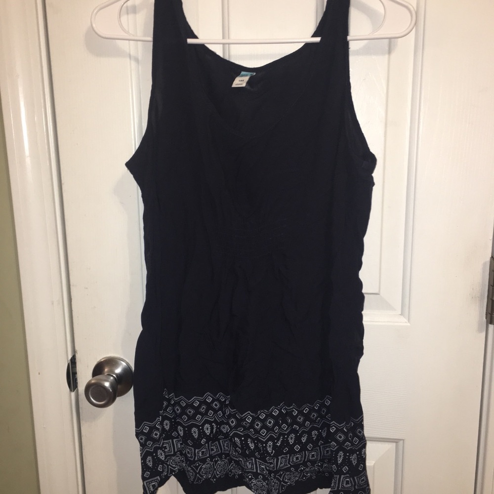 Navy & white paisley maternity tank top.